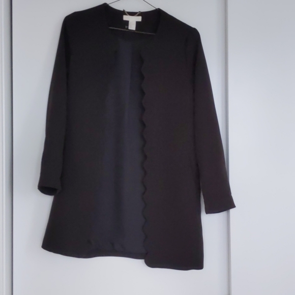H&M - Black Scalloped Coat SZ 4 NWOT - Picture 2 of 5